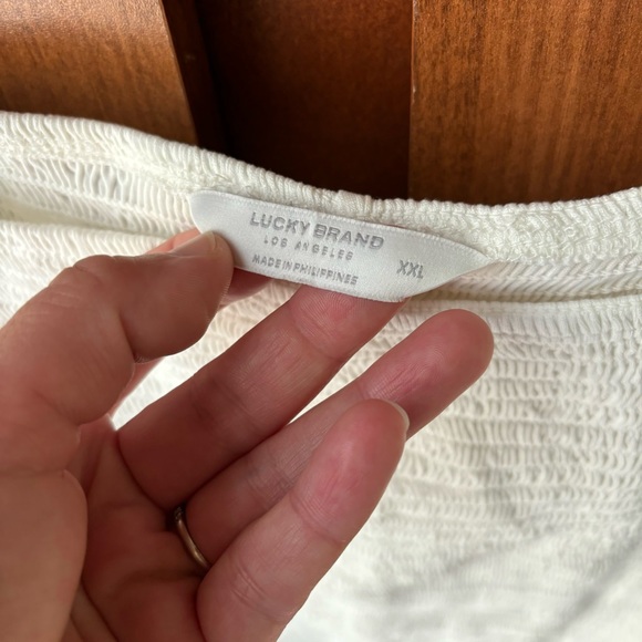 • NWT! [Lucky Brand] Ruched Embroidered Top • - Picture 6 of 12